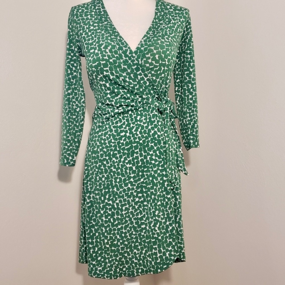 BCBGmaxazria Green and White Wrap dress NWOT